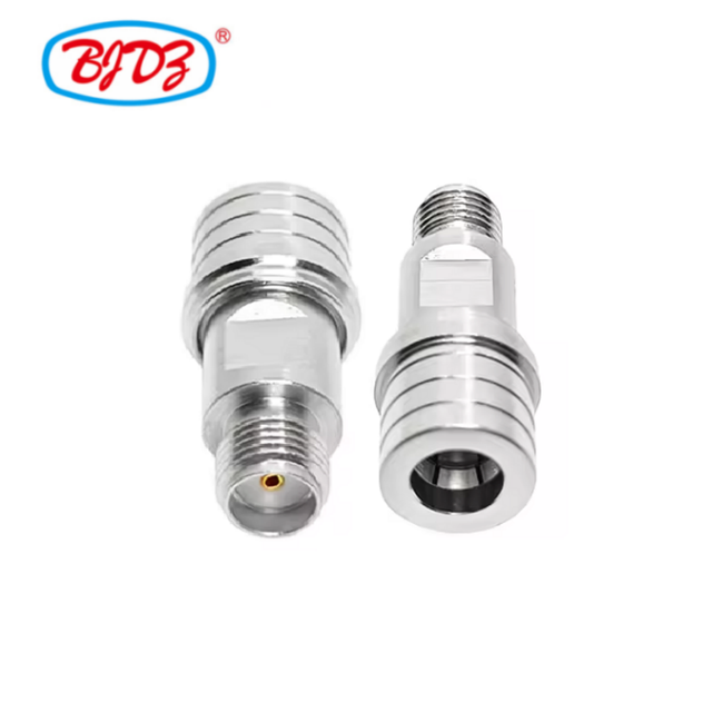 Factory Directly SMA Female Jack to QMA Male Plug 180 DEG Adaptor Connector RF Coax Coaxial Adapter Converter in Stock