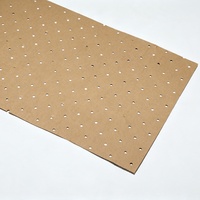 80GSM Perforiertes Kraft-Unterlagepapier Gelochtes Papier in Rollen für Schneidereierzeugung Stoff-Automatikschneidetisch