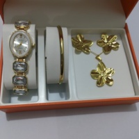 Montres en quartz avec strass, bracelet de montre serti de diamants, ensemble de bijoux en acier inoxydable pour femmes