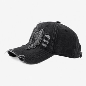 Gorra Deportiva Ajustable de 6 Paneles de Sarga de Algodón con Logotipo Personalizado T&L y Bordado Aplicado - Product Image 4