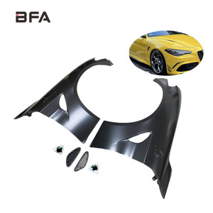 Ror <span class=keywords><strong>Alfa</strong></span> Romeo <span class=keywords><strong>Giulia</strong></span> actualización 5,0 guardabarros de trébol de cuatro hojas guardabarros original de fábrica - Product Image 1