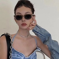 Lunettes de soleil œil-de-chat vert olive Cherry Koko pour femme, style urbain tendance pour petits visages