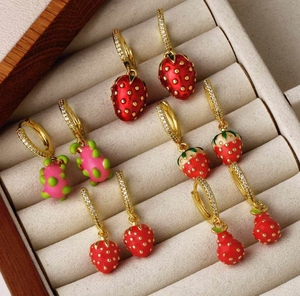 Esmalte fresa/<span class=keywords><strong>tortuga</strong></span> pendientes <span class=keywords><strong>de</strong></span> aro rojo chapado en oro CZ micro pavimentado cereza/Estrella/Corazón aros <span class=keywords><strong>de</strong></span> oreja joyería al por mayor - Product Image 1