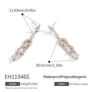 أقراط متدلية غير متماثلة من Cross + Crown ، مشبك ورقي فاخر فاتح ، فولاذ مقاوم للصدأ بنجمة قمر مع أقراط مطلية بالذهب على شكل أزهار - Product Image 5