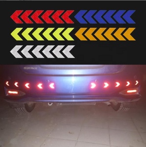 Pegatinas Reflectantes para Automóviles, Reflectores de Advertencia de Seguridad Universales para Automóviles, Tiras Decorativas Reflectantes para Carrocería de Vehículos, Cinta Reflectante, 10 Piezas - Product Image 5