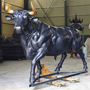 Scultura di Toro in Bronzo su Misura a Grandezza Naturale per Decorazione Esterna - Product Image 4