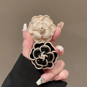 Bros Pin Mawar Kamelia Mewah, Bros Bunga Kristal Enamel untuk Wanita, Aksesoris Fashion Jas Blazer Grosir. - Product Image 1