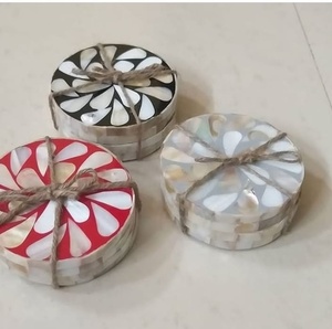 Accessoires de dessous de verre en nacre Matériau écologique Sous-verres en ardoise pour la décoration intérieure pour le mariage en Inde Vente en gros - Product Image 1