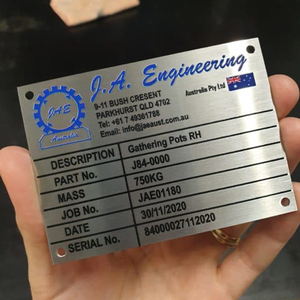 ป้ายโลหะสแตนเลสแบบกำหนดเองพร้อมกาวในตัว ป้ายโลหะ<span class=keywords><strong>แผ่น</strong></span> ป้ายอะลู<span class=keywords><strong>มิ</strong></span><span class=keywords><strong>เนียม</strong></span>แบบสลักชื่อ - Product Image 1