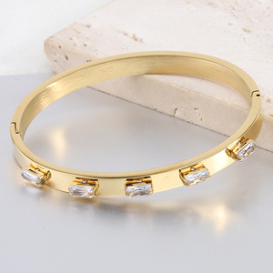 Bracelet en diamant 6MM taille baguette, synthétique, cultivé en laboratoire, ton or, bijoux pour femmes à porter au quotidien - Product Image 2