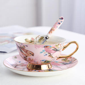 Juego de tazas de café de porcelana de hueso de lujo ligero de estilo europeo, borde dorado de cerámica, té de la tarde, taza inglesa, platillo con cuchara - Product Image 2
