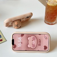 Coque de téléphone portable en silicone anti-stress en forme de petit ours à presser avec support pour 15 Pro Max/14 Pro/13 Pro/12 Pro/11 – Motif dessin animé