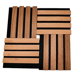 Panneau mural en lattes de bois auto-adhésif facile à installer pour la rénovation DIY à domicile - Product Image 1