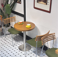 Ensemble de mobilier durable moderne en bois massif pour restaurant occidental, café, bistro musical, table carrée, chaise et banquette