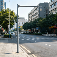 Poteau de signalisation routière carré en acier à commande intelligente avec finition galvanisée à chaud, système de feux de circulation intelligents multifonctionnels
