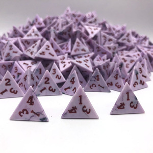 Vente en gros de dés en plastique Nian Diceworks <span class=keywords><strong>RPG</strong></span> D4 de <span class=keywords><strong>18</strong></span> mm, polyédriques, en acrylique, emballage en sac de velours, logo personnalisable - Product Image 2