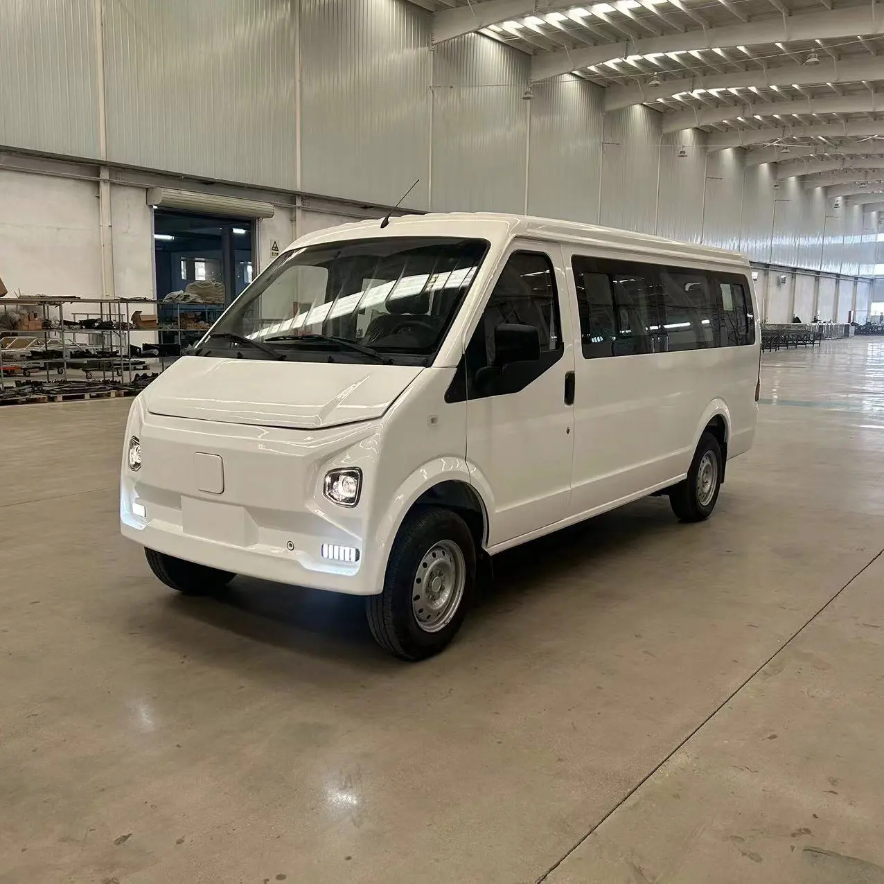 New Energy 4-Wheeler 14-Pasajero eléctrico 14 plazas autobús coche eléctrico usado para la venta en China Motor eléctrico para autobuses