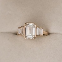 Bague de fiançailles en or jaune massif 14K/18K avec diamant de laboratoire CVD/HPHT certifié IGI, taille émeraude 2 carats, serti clos et côtés baguette