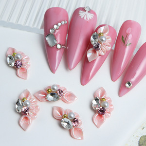 Venta al por mayor 5 unids/bolsa de resina en relieve de acrílico hecho a mano <span class=keywords><strong>con</strong></span> <span class=keywords><strong>flores</strong></span> de diamantes de imitación de <span class=keywords><strong>uñas</strong></span> decoración arte - Product Image 3