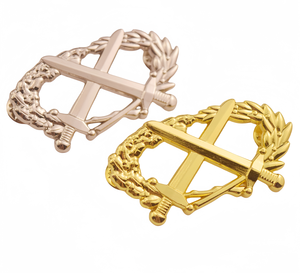 Insigne Militaire de Brevet BMP Doré, Emblème du Cameroun à l'effigie d'une double épée et d'un épi de blé - Product Image 1