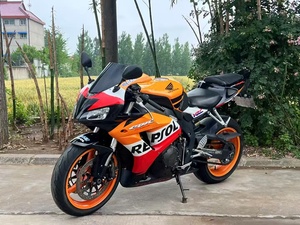 <span class=keywords><strong>Moto</strong></span> Super Sport Honda CBR1000RR Fireblade 1000cc à Refroidissement Liquide, Quatre Cylindres en Ligne, pour Piste et Route - Product Image 3