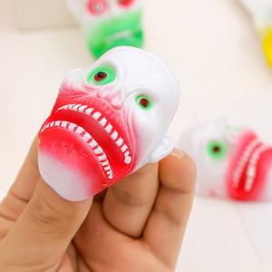 Vente en gros : Jouet anti-stress à pincer en plastique pour enfants, petit masque crâne TPR créatif et amusant avec yeux qui éclatent, pour un plaisir farfelu - Product Image 4