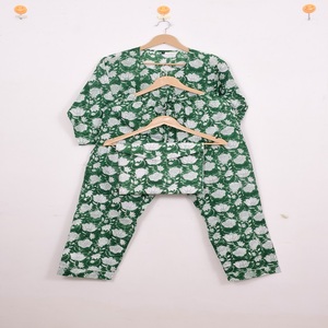 Conjunto de Pijama Floral con Estampado Artesanal y Cuello Redondo - Ropa de Dormir de Algodón Artesanal, Ropa de Verano Bohemia para Mujer y Regalo de Ropa de Estar por Casa - Product Image 6