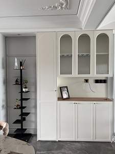 Armoire de style français minimaliste en bois massif sur mesure - Product Image 5