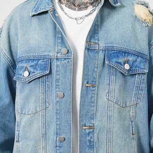 Chaqueta Bomber Casual Vintage Lavada y Desgastada al por Mayor con Gráficos de Letras Personalizados, Botones, Cortavientos, de Invierno, de Mezclilla para Hombre - Product Image 3