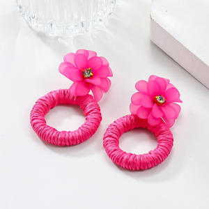 Boucles d'oreilles tissées mode tissé rond découpe fleurs diamant pendentif boucles d'oreilles pour femmes Uionen 1019 - Product Image 4