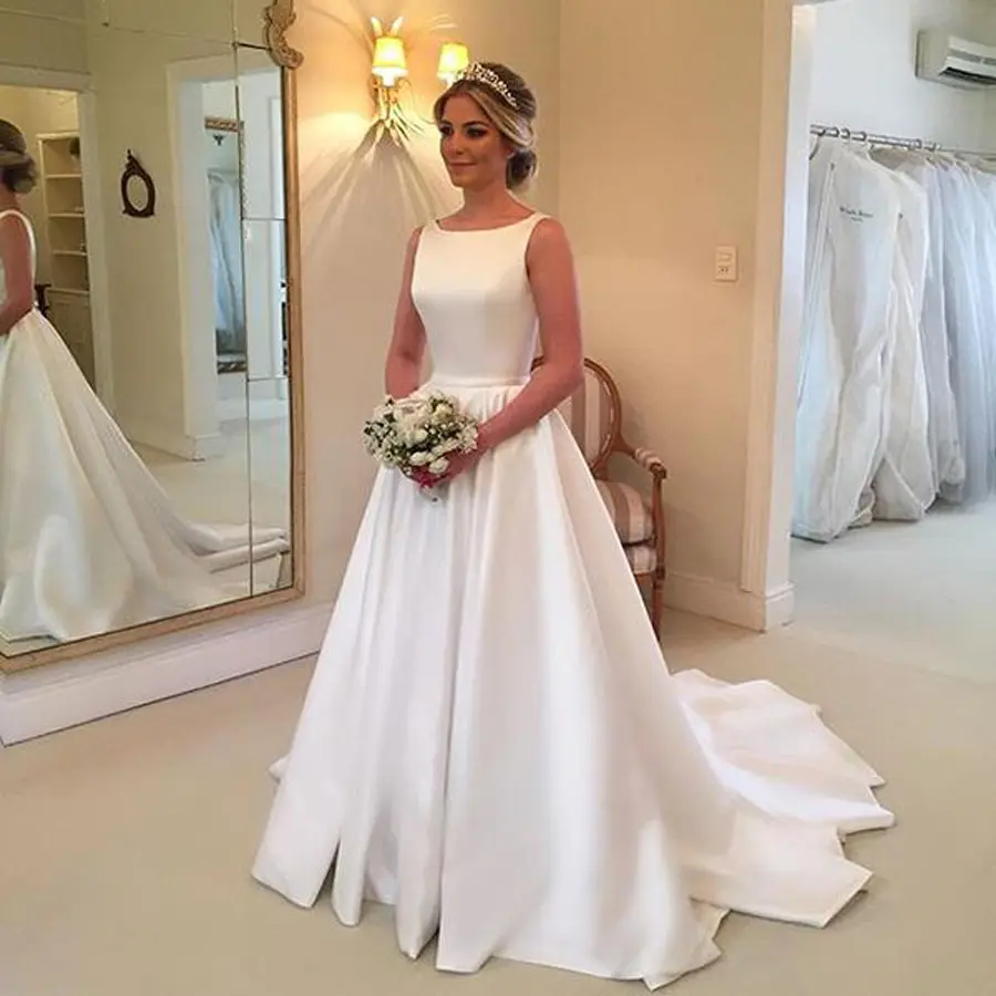Gaun Pernikahan Satin Punggung Terbuka Tanpa Lengan Gaun Pengantin Desainer Grosir Sederhana Putih A Line