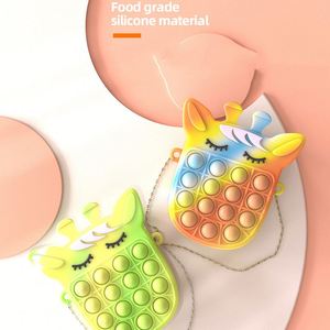 Porte-monnaie décontracté et tendance Pioneer Rodent Exterminator, sac bandoulière en silicone amusant à bulles anti-stress motif cerf de dessin animé - Product Image 3