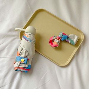 Parapluie manuel moderne sur mesure en pongé avec motif, anti-UV, format de poche, pour femme, idéal pour les voyages - Product Image 2