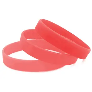 Braccialetti di consapevolezza del cancro al seno di vendita calda di Amazon braccialetti sportivi in Silicone con nastro rosa per le donne