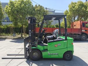 Maniobrabilidad de personalización de 2,5 toneladas Rendimiento inquebrantable Carretilla elevadora de combustible sobrealimentada para terrenos difíciles - Product Image 4