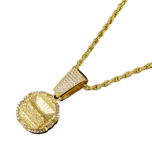 Collar con Medallón Urbano Hip Hop, Estilo Renacentista Vintage, Cadena Cubana Chapada en Oro con Circonita Cúbica para Hombre, Hipoalergénico - Product Image 1