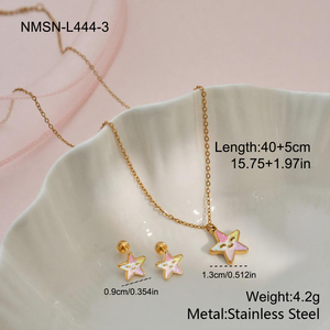 Set di Gioielli per Bambine con <span class=keywords><strong>Collana</strong></span> e Orecchini Luna e Stella in Acciaio Inossidabile Ipoallergenico - Product Image 5