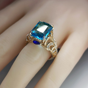 Anello con Design a Piuma di Pavone, Anello Statement alla Moda per Donne, Stile Blu, Accessorio Aperto per Dito, Regalo Elegante - Product Image 3