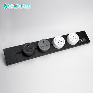 <span class=keywords><strong>Prise</strong></span> <span class=keywords><strong>de</strong></span> courant sur rail 8000W à anodisation et pulvérisation, très vendue, avec différents types <span class=keywords><strong>de</strong></span> prises - Product Image 2