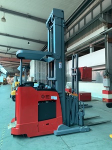 New 1.5T 2.0T Double Deep Reach Truck 1.6M-12M Single Reach Pallet Stackers Electric Scissors Reach ForkLift Truck Narrow Aisle - Product Image 2