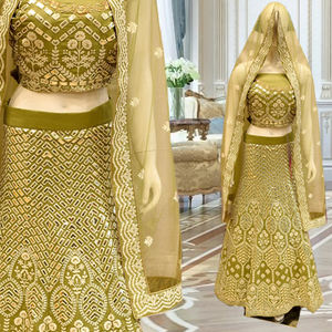 Look atractivo Perfect Partywear Diseñador Lehenga Choli con Beautiful Dupatta Designer Wedding Wear Lehenga Choli con Fancy - Product Image 1