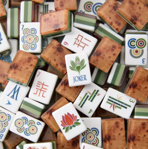 Offre Spéciale : Jeu <span class=keywords><strong>de</strong></span> 160 Tuiles <span class=keywords><strong>de</strong></span> Mahjong Américain en Acrylique à 4 Couches, Gravées en Rouge, Idéal pour les Soirées en Famille et les Cadeaux <span class=keywords><strong>de</strong></span> Fêtes - Product Image 4