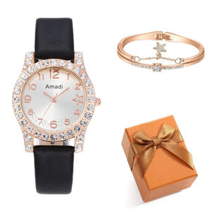 Amadi Montres décontractées à quartz de luxe pour femmes Nouveau boîtier rond simple et léger avec bracelet en cuir allié Cadran à breloques Coffret cadeau Ensemble de cinq - Product Image 1