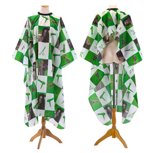 Capa de peluquería Wanmei, delantal estampado resistente al agua para uso doméstico en salón, diseño a cuadros verdes - Product Image 1