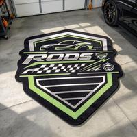 Tapis tufté personnalisé en forme de logo, tapis de sol en peluche irrégulier pour marque automobile, idéal pour la décoration de garage et d'atelier