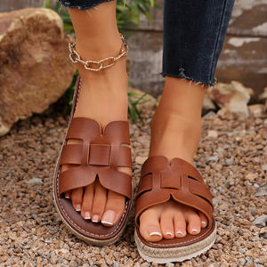 Sandales compensées grande taille pour femme, nouvelle collection été 2025, couleur unie, à enfiler, décontractées, pour l'extérieur, style international, à bout ouvert - Product Image 1