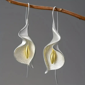 Boucles d'oreilles pendantes bohèmes rétro pour femmes, à thème catastrophe (pour un manque de meilleur choix), motif fleur irrégulière et bijoux d'inspiration humanitaire - Product Image 4