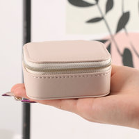 Boîte à bijoux de voyage portable en PU, petite, avec fermeture éclair, organiseur de bijoux avec compartiment pour bagues et boucles d'oreilles