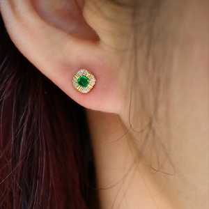อาซูโอ 18K เครื่องประดับทองคำแท้สีเหลืองมรกตธรรมชาติเพชรแท้ต่างหูสตั๊ดรูปสี่เหลี่ยมคลาสสิกของขวัญสำหรับสุภาพสตรีวันเกิด - Product Image 6