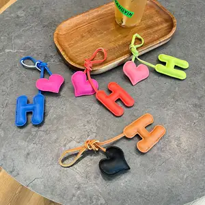 New Arrival Women Cute Letter H Charm Car Key Chains Promotional Gift PU Leather Heart Keychains for Women Handbag Decorations